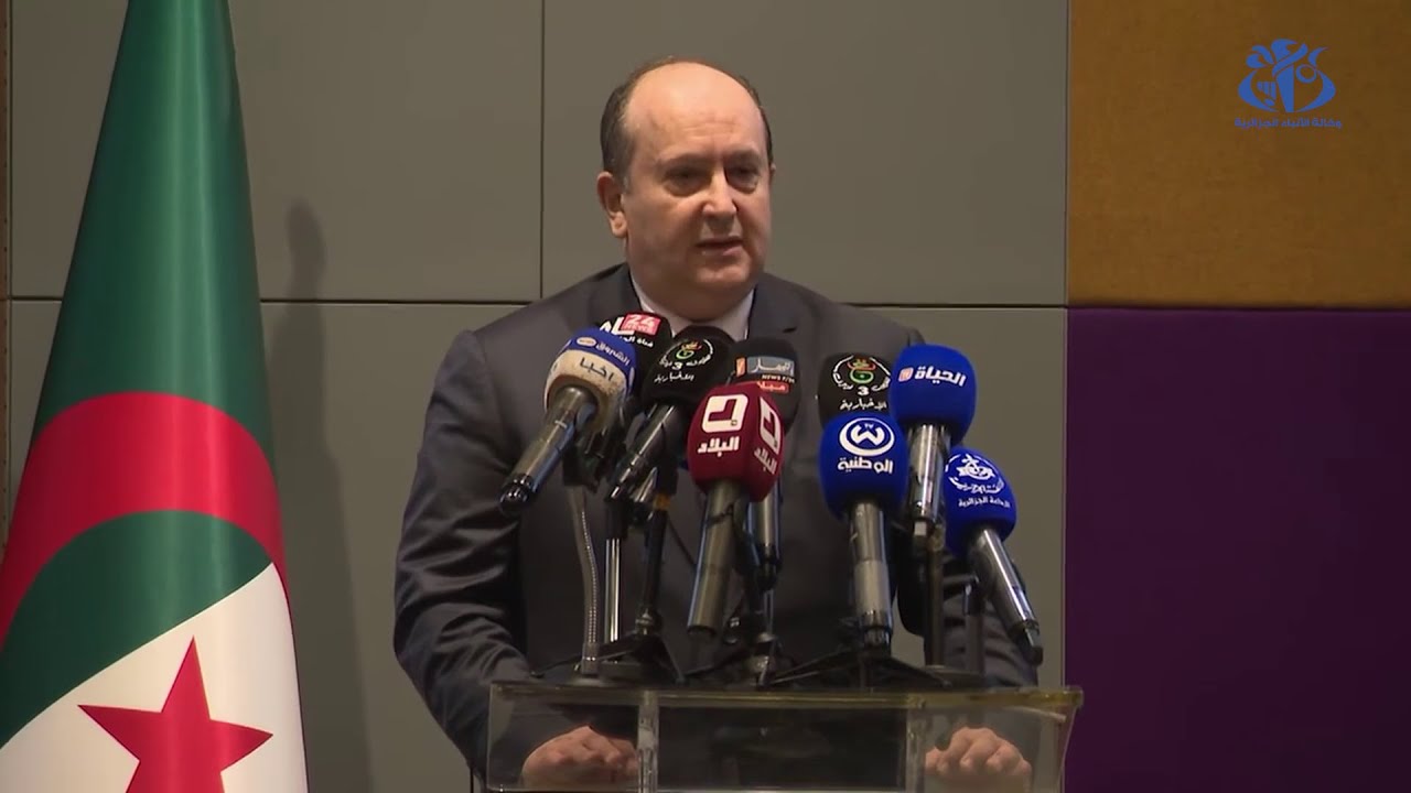 الوزير الأول: وصول أولى شحنات خام الحديد من غارا جبيلات إلى وهران خطوة عملاقة لتجسيد مخطط تنمية شامل