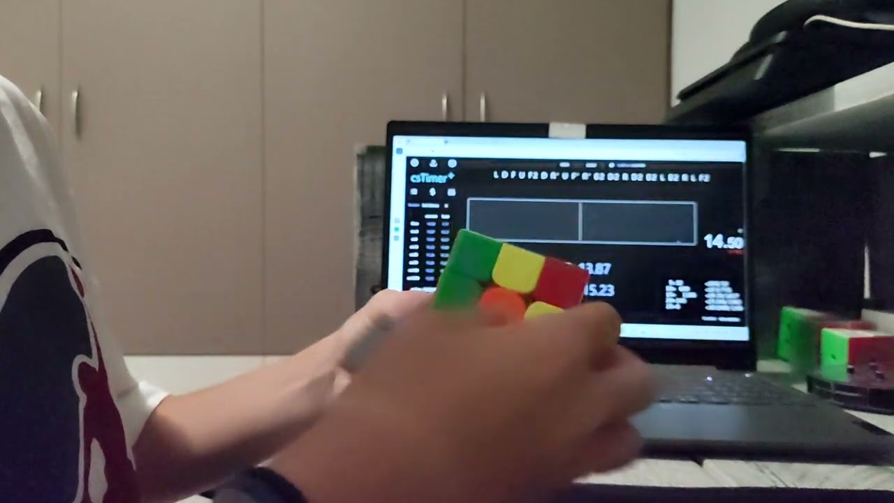 Κάνω 15 λεπτά λύσεις στον 3x3.