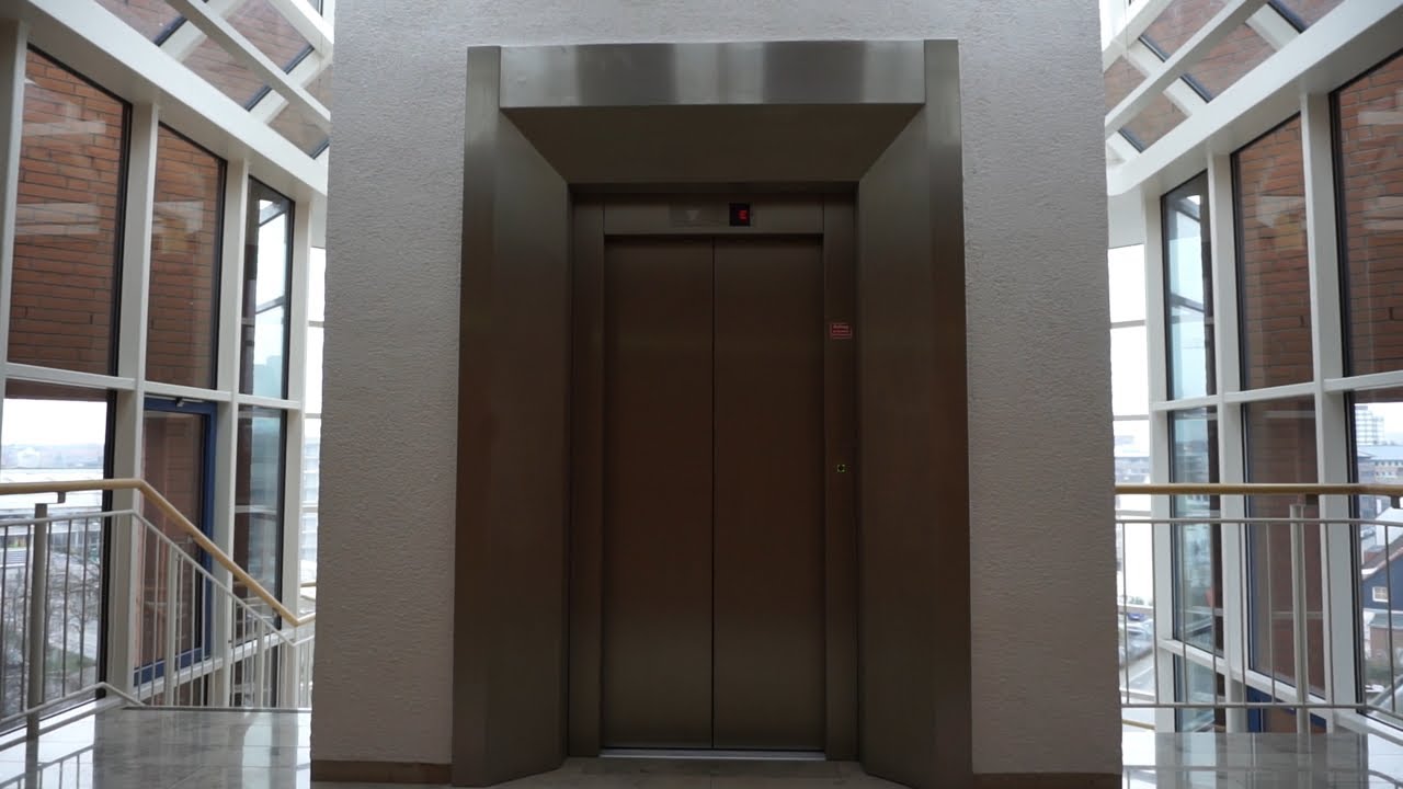 3x 1994 KONE M-series traction elevators @ Hopfenstraße 29-31, Kiel, Germany