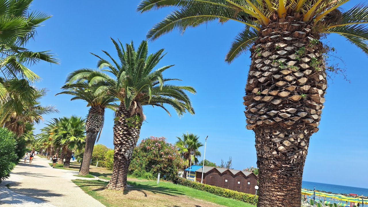 Al mare. Spiaggia di Grottammare