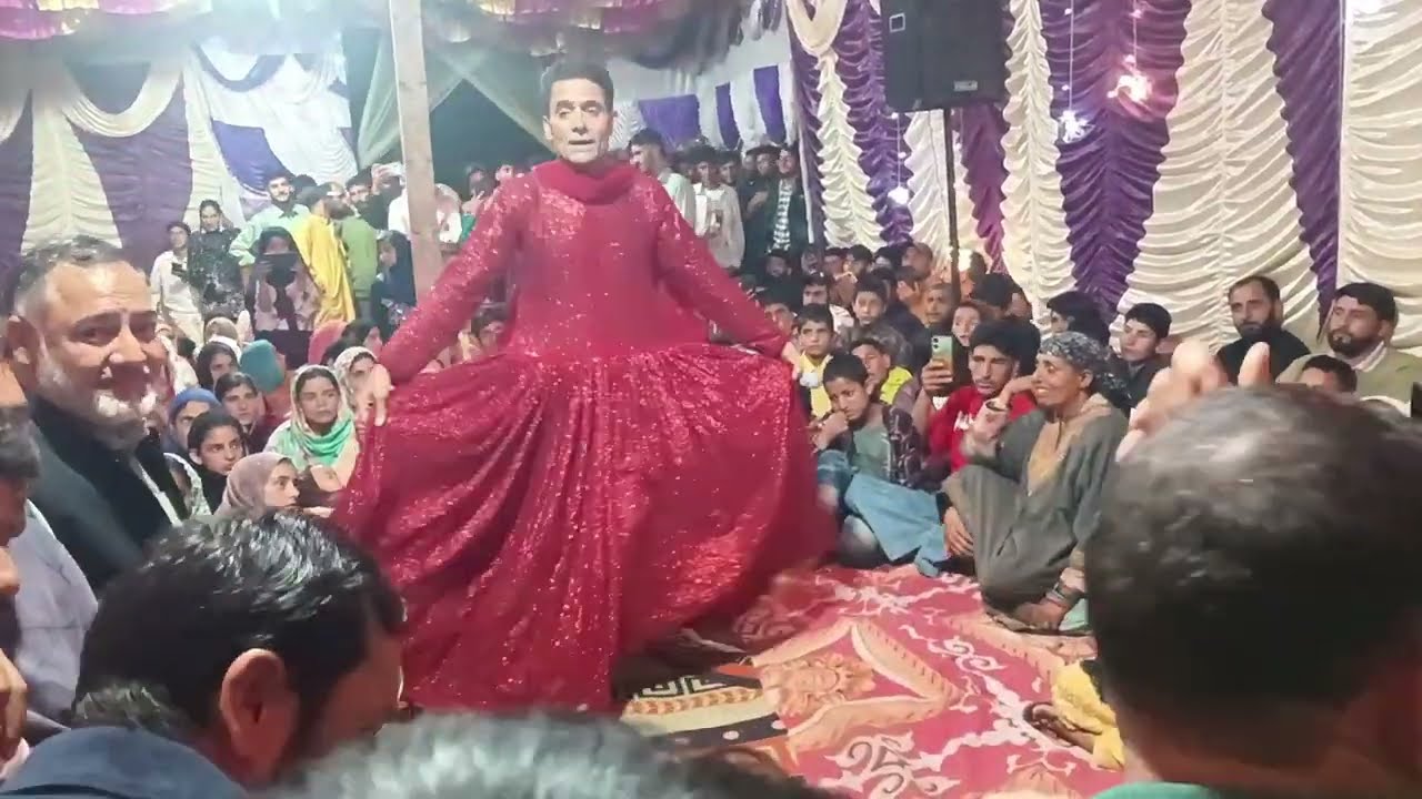 kashmiri mehndi raat song || Manzoor shah mehandi raat song || kashmiri mehndi raat dance || dancing