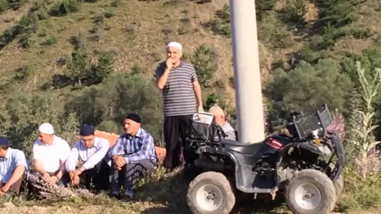 MEHMET KOÇGÖZ HOCA'NIN YUKARIÖZ KÖYÜ KABRİSTANINDAKİ SOHBETİ