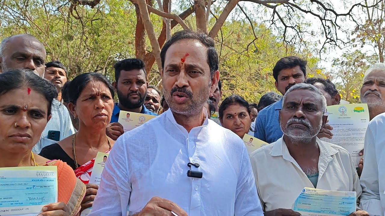 కదిరి నియోజకవర్గ వ్యాప్తంగా మంజూరైన ముఖ్య మంత్రి సహాయ నిధి 60 చెక్కులు పంపిణీ చేసిన MLA కoదికుంట
