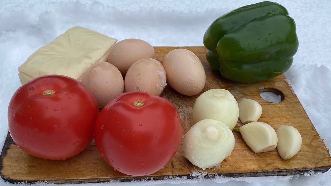 One of the best breakfast. Cheese, bell pepper, eggs, tomatoes, onion and garlic 🧄 