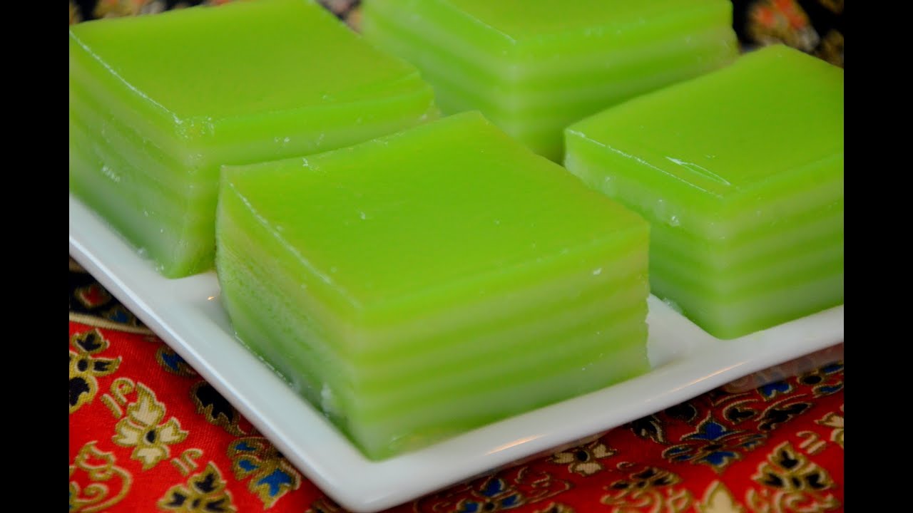 How to Make Thai Khanom Chan (steamed pandan layer cake) ขนมชั้นใบเตย (千層糕)