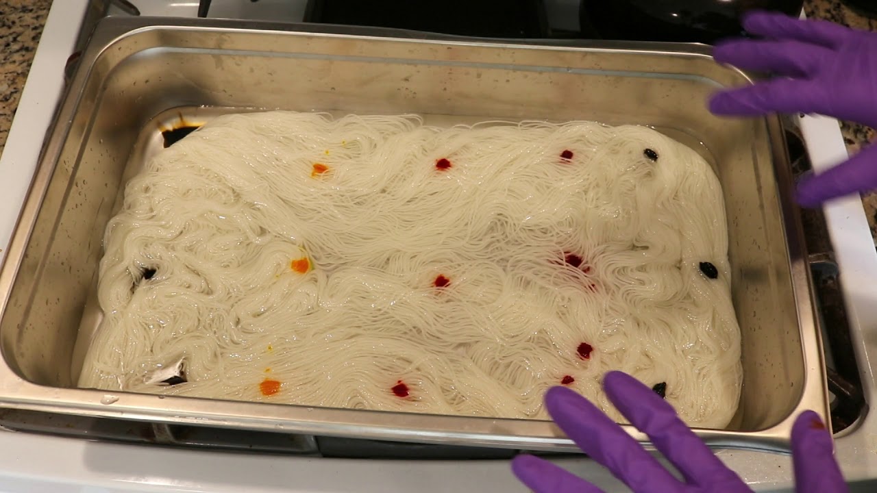 Dyepot PS #5 - Dyeing Yarn with Food Coloring in the Oven