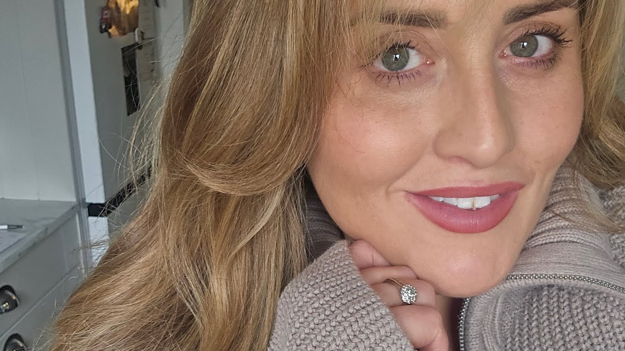 FIRST EVER VLOG !!! H&M HAUL  BAKING  HOMESENSE & COSY DAY 