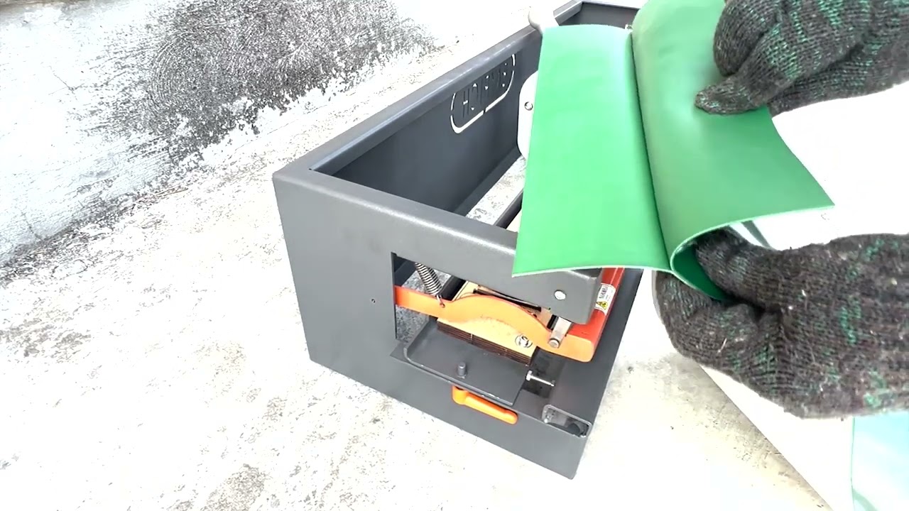 Manual finger punching machine