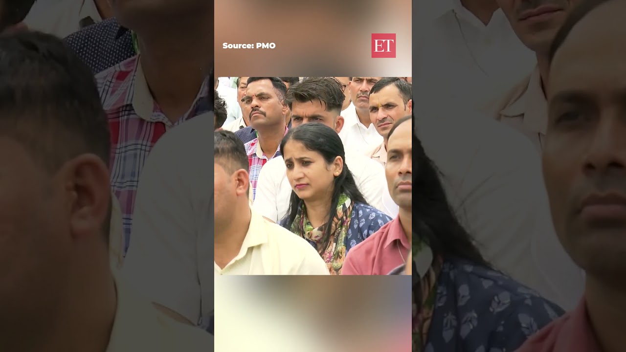 PM Modi interacts with PMO staff, says 'office timing does not bind us'