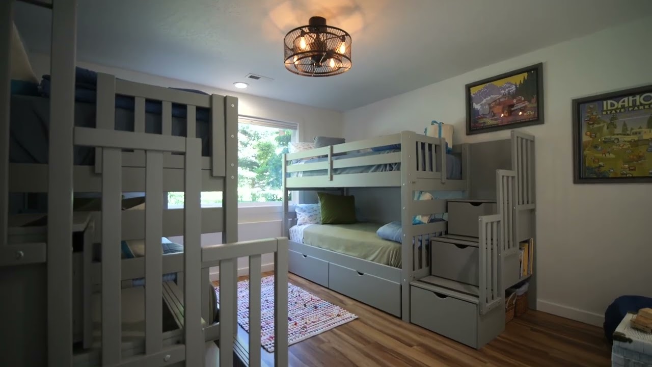 Rivers Edge Retreat, Luxury Waterfront Estate on the Spokane River