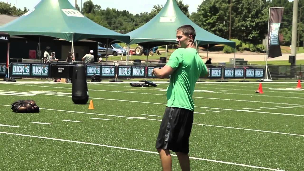 Football Tech Rep: The Right Gloves