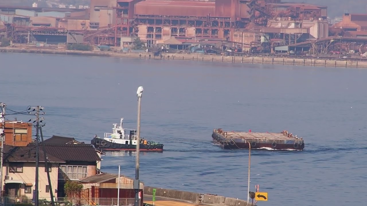 音戸の瀬戸を行き交う船(2026/１/16）タグボート３隻の会合「大千丸」・艀「大808」、「第八あき丸」、「琉真丸」「 A boat that crosses the Seto of Ondo」