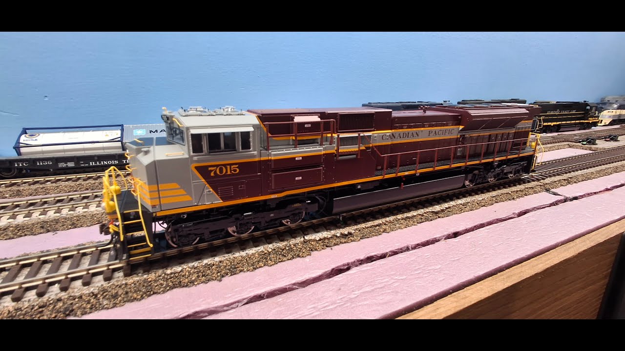 Athearn Genesis SD70ACU DCC install