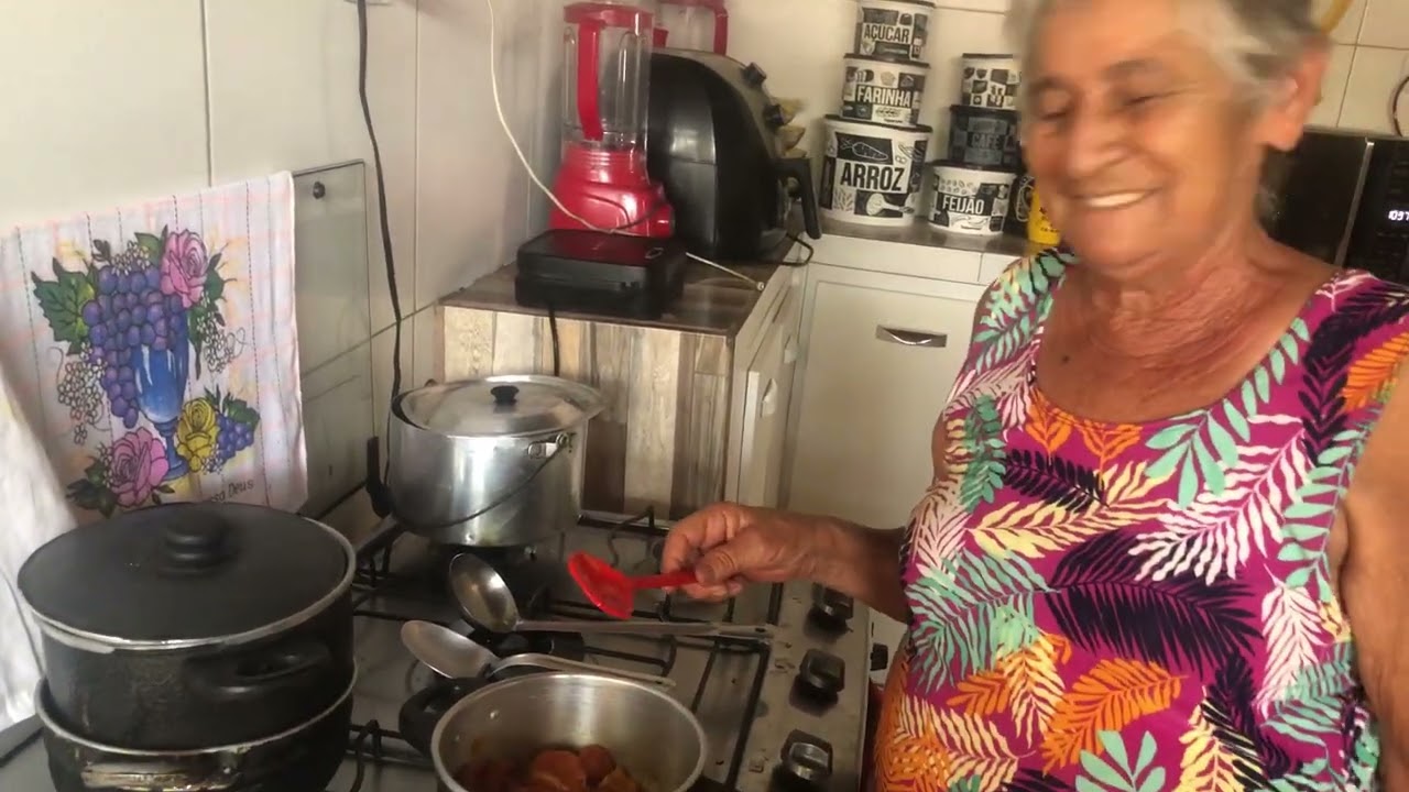 FIZ UMA CALABRESA NA BATATINHA + OVO RECHEADO COM PRESUNTO E CALABRESA + SOBREMESA 