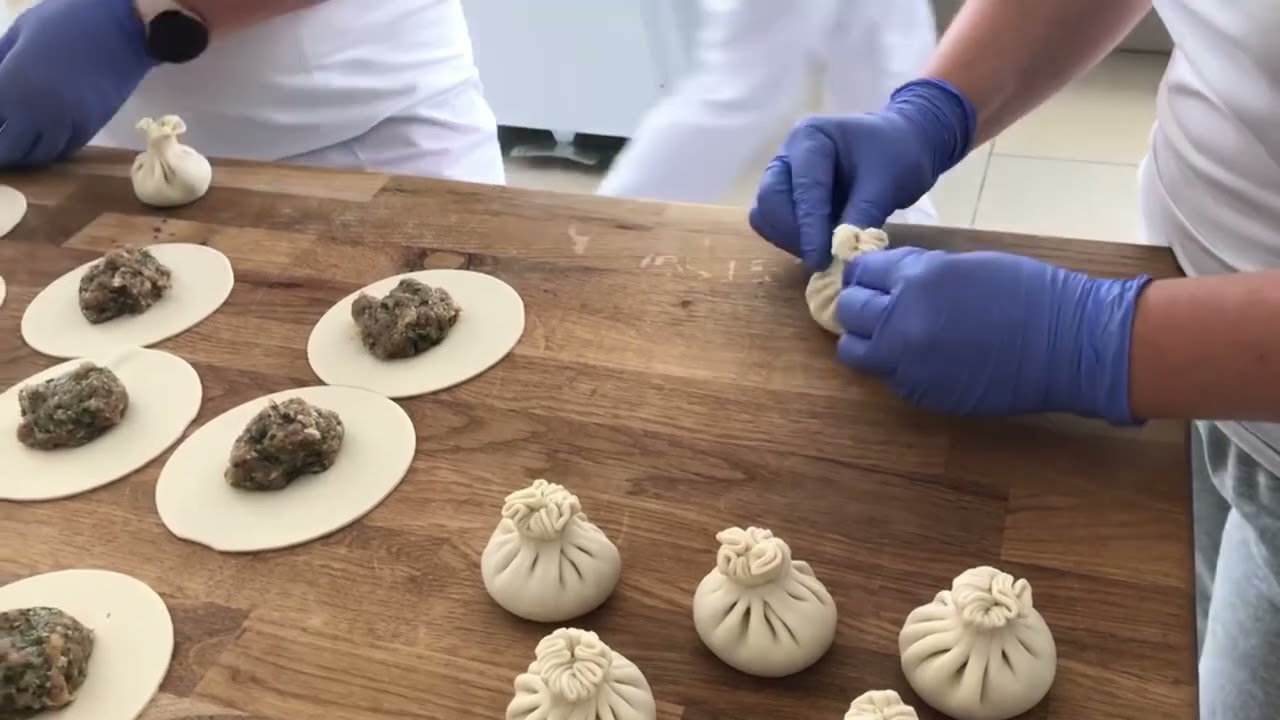 sulīgs khinkali Vesela Pani Riga