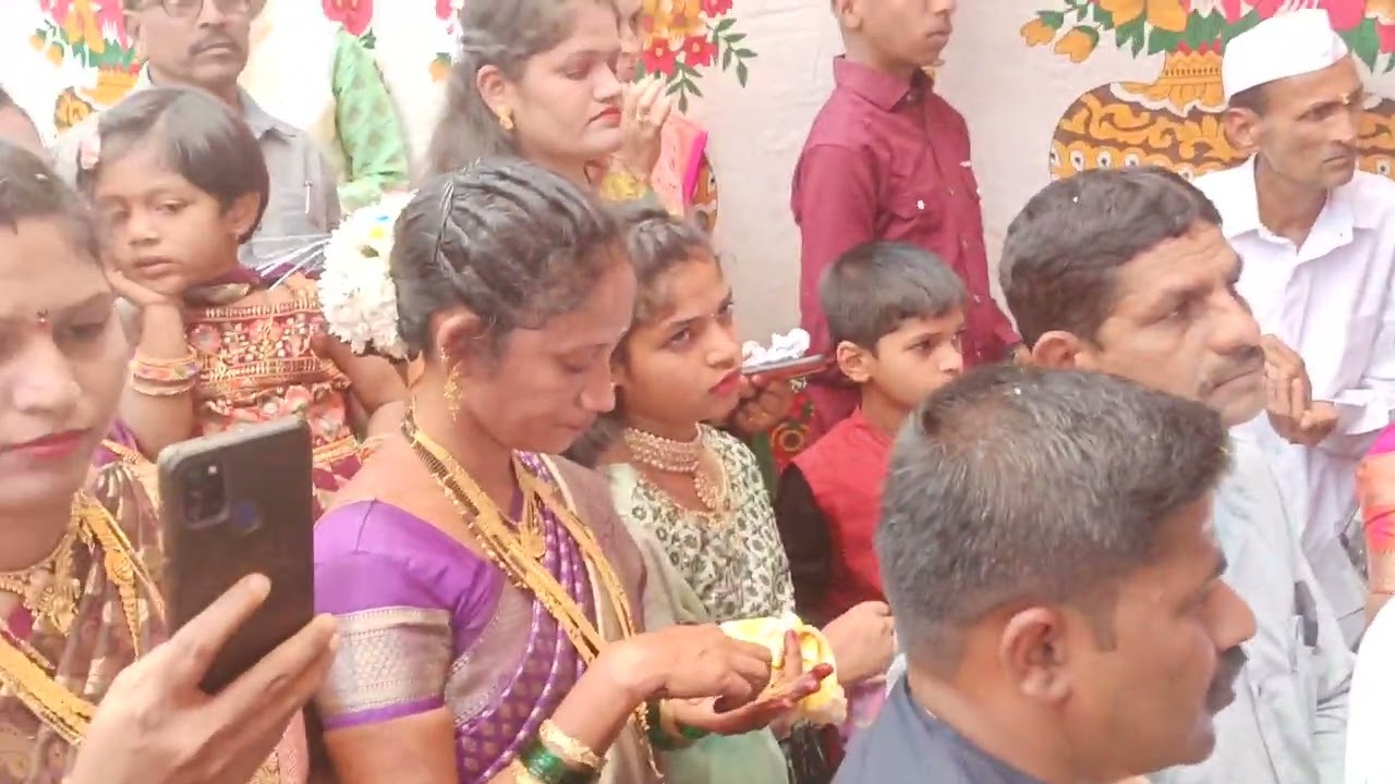 😭🥺मंगलाष्टके सुरू होताच नवरीच्या डोळ्यांतून अश्रूच्या धारा वाहू लागल्या.प्रथमेश बोरकर(झोतीरपाडा पेण)