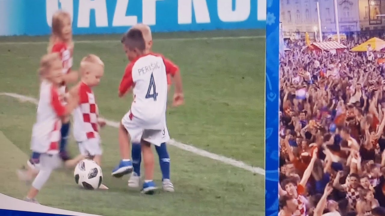 Worldcup 2018 Croatia football team let their mini-me on field