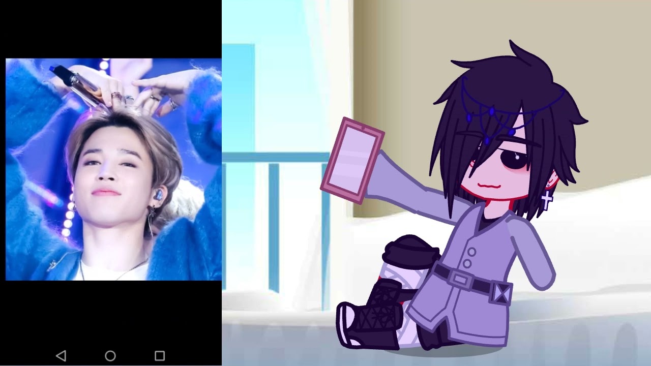 Sasuke rebisa el celular de sakura