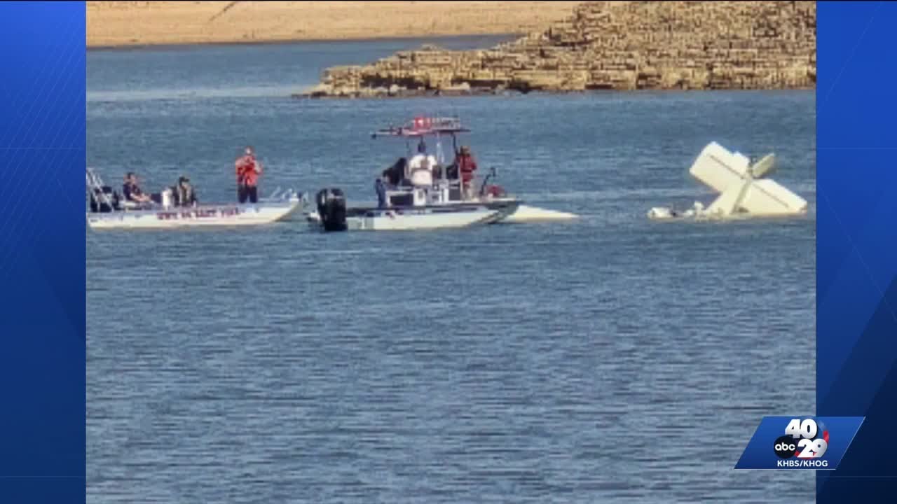 Beaver Lake plane crash: Boat crews at Monte Ne area