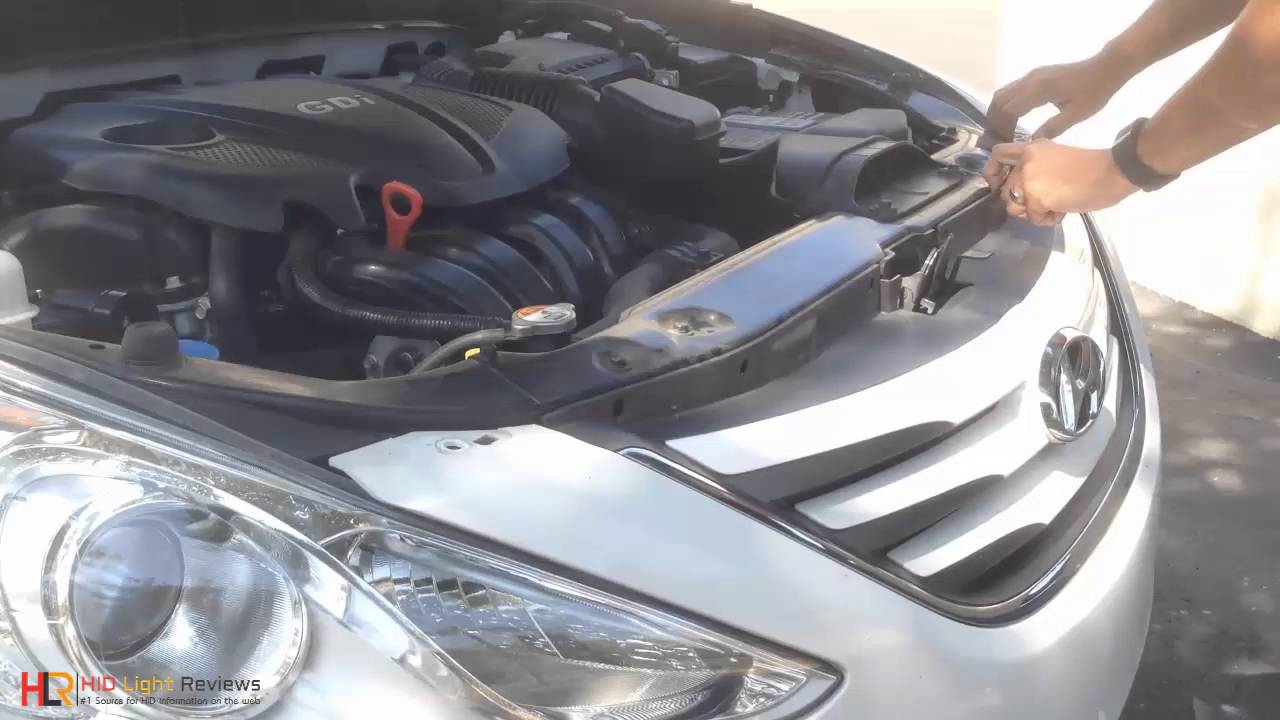 How to Install/Uninstall a Headlight in a Hyundai Sonata