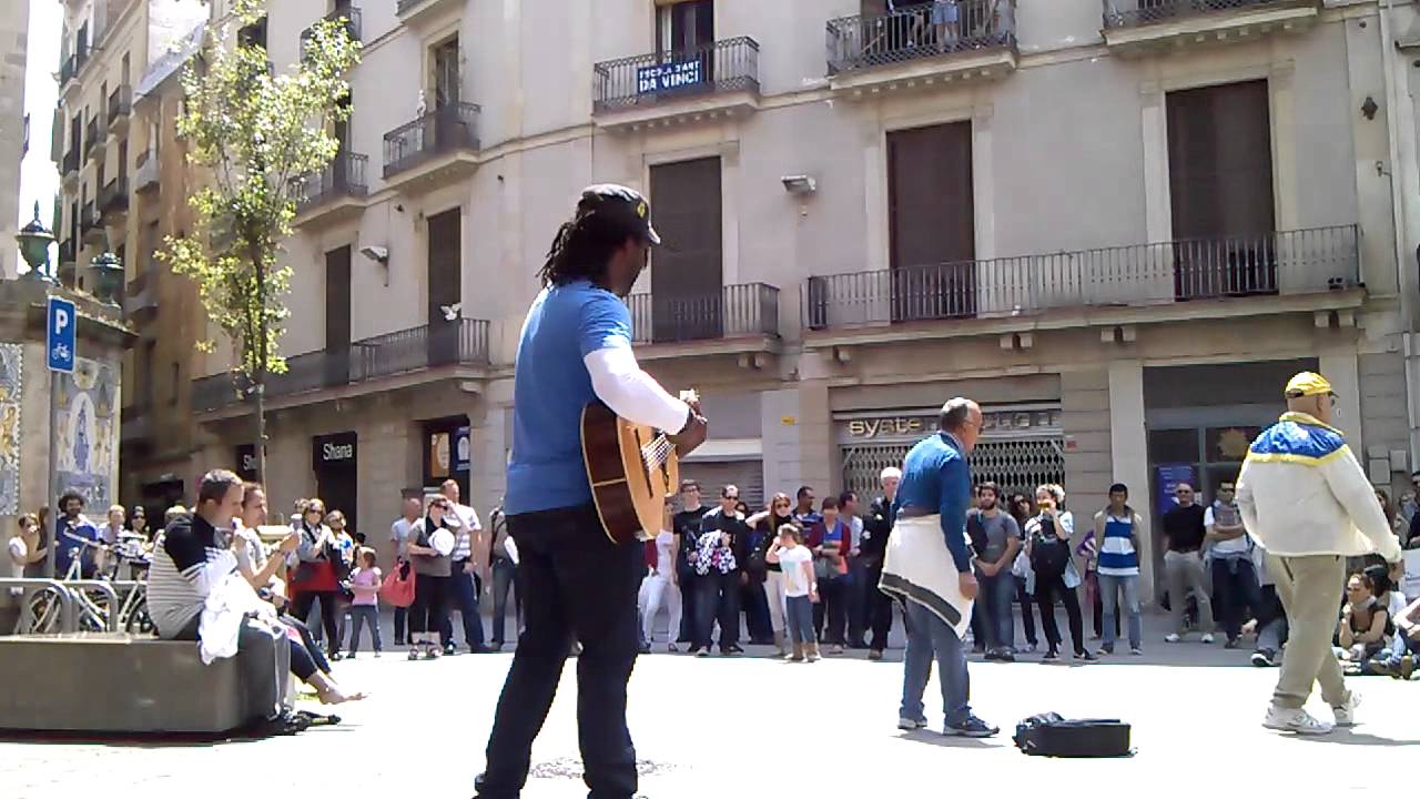 Clarence Milton Bekker playing 'Billie Jean' by Michael Jackson in Barcelona