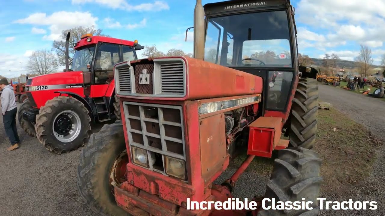 1977 International 946 4WD 5.1 Litre 6-Cyl Diesel Tractor (85 HP)