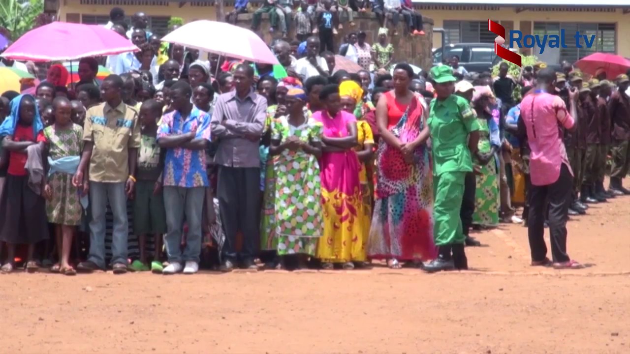i Nduba babangamiwe  no kutagira umuhanda