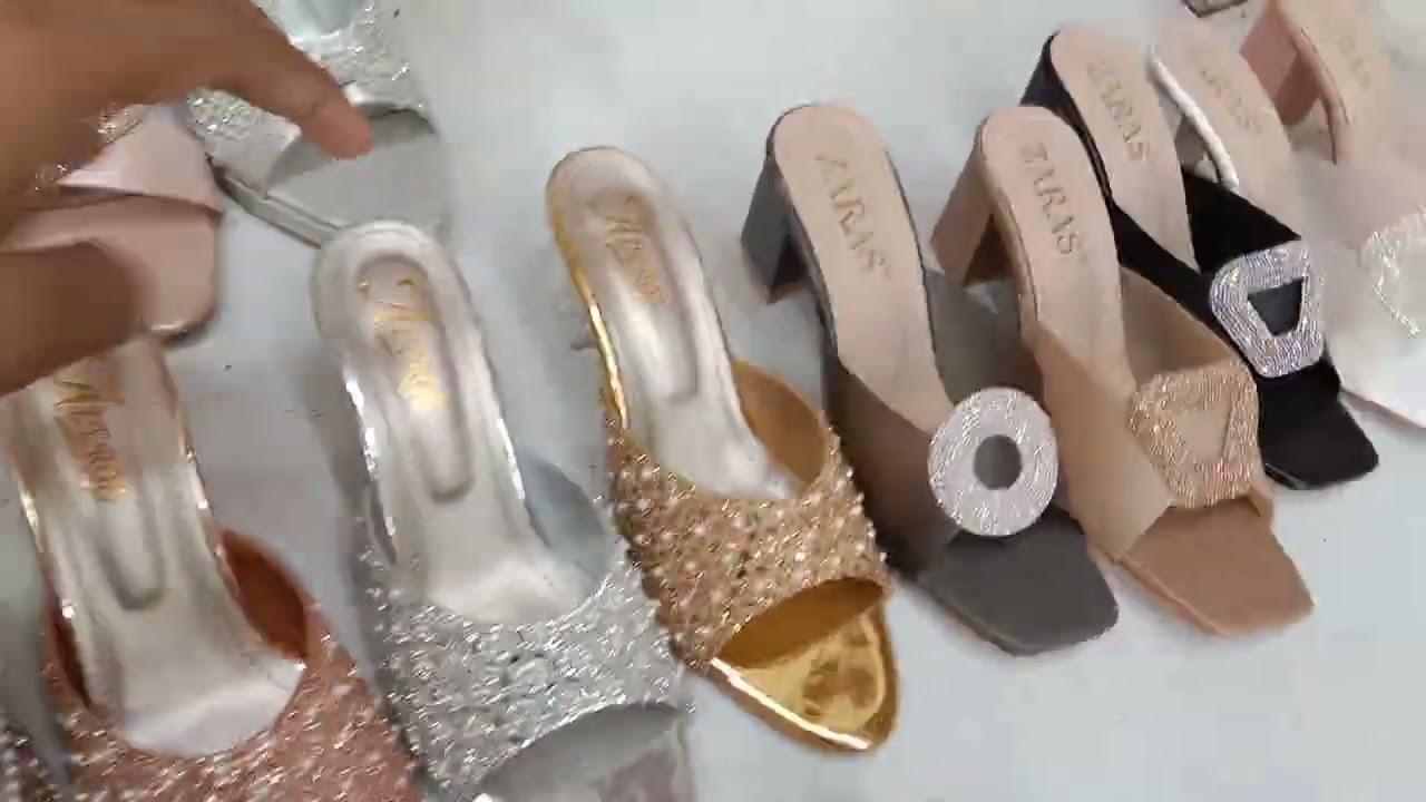 Mumbai ki wholesale market Thakkar Bappa colony #mumbai #shoes #viralvideo #chappal 