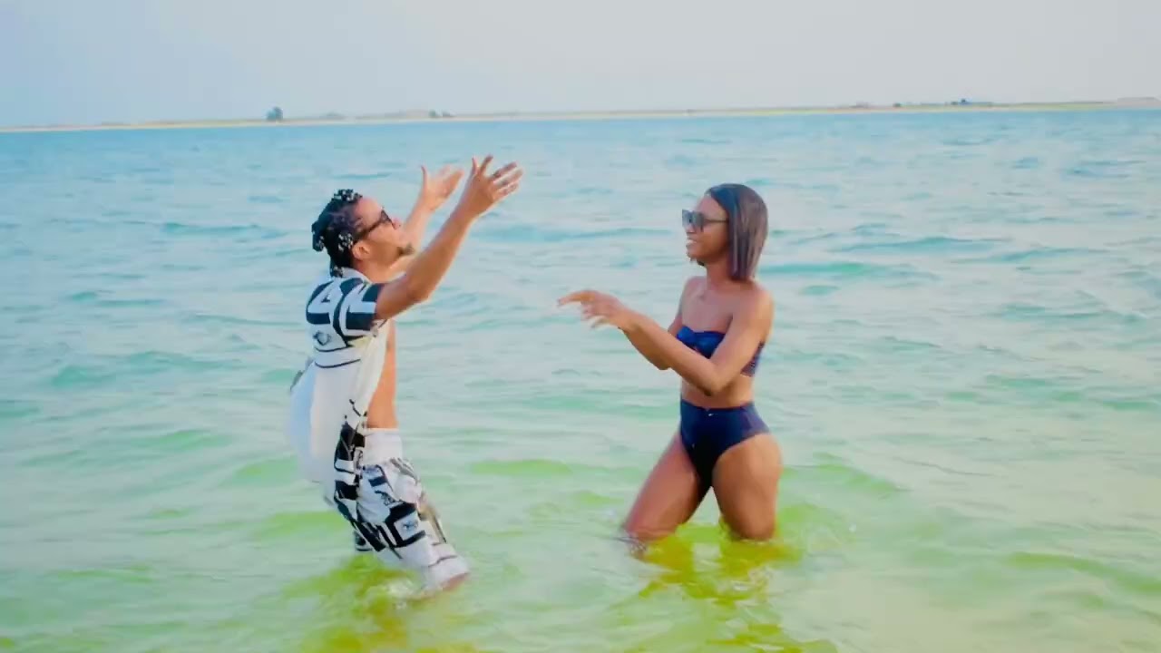 Daniel Blyz & Twisted Is Maxzy - Girls On Bikini (official viral)