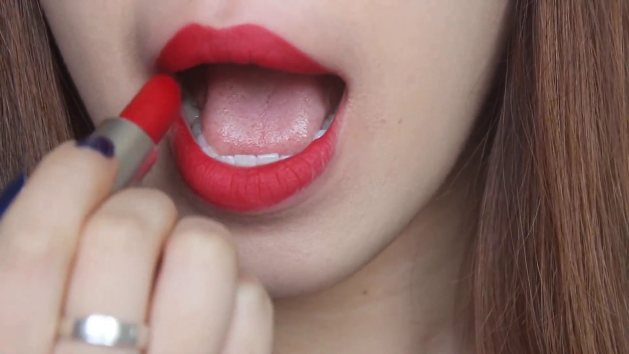 [SWATCH]  Son MAC Ruby Woo 707 &ndash; M&agrave;u Đỏ Thuần