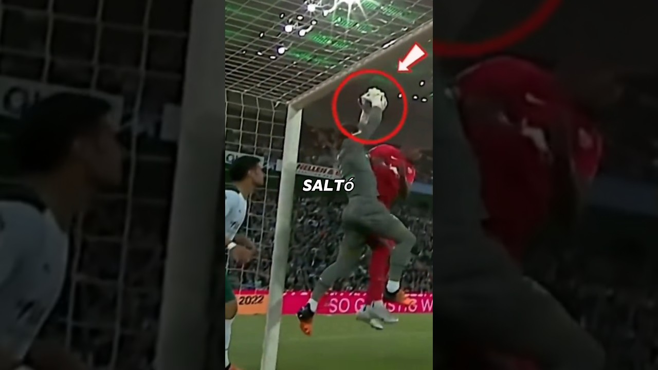 Intento malicioso, reflejo salvador… pero el balón nunca entró. 
