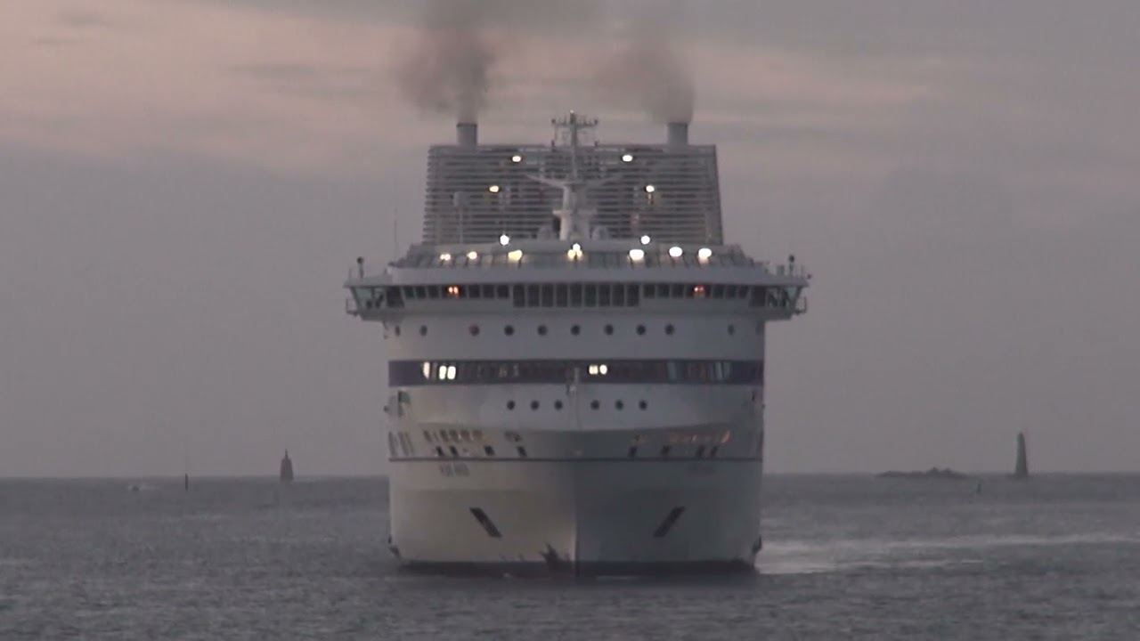SAINT MALO 8 NOVEMBRE 2025 DFDS ET ISLANDER