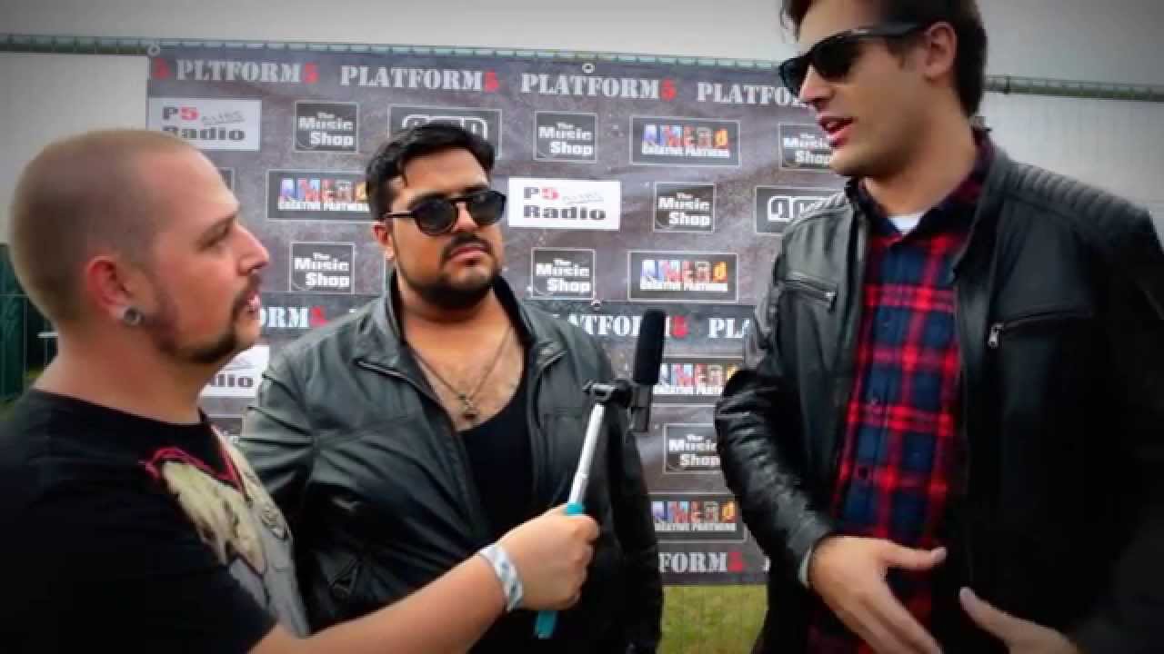 Charlie Simpson and Omar Abidi from FIGHTSTAR @ Hevy 2015 with Matt Verrell