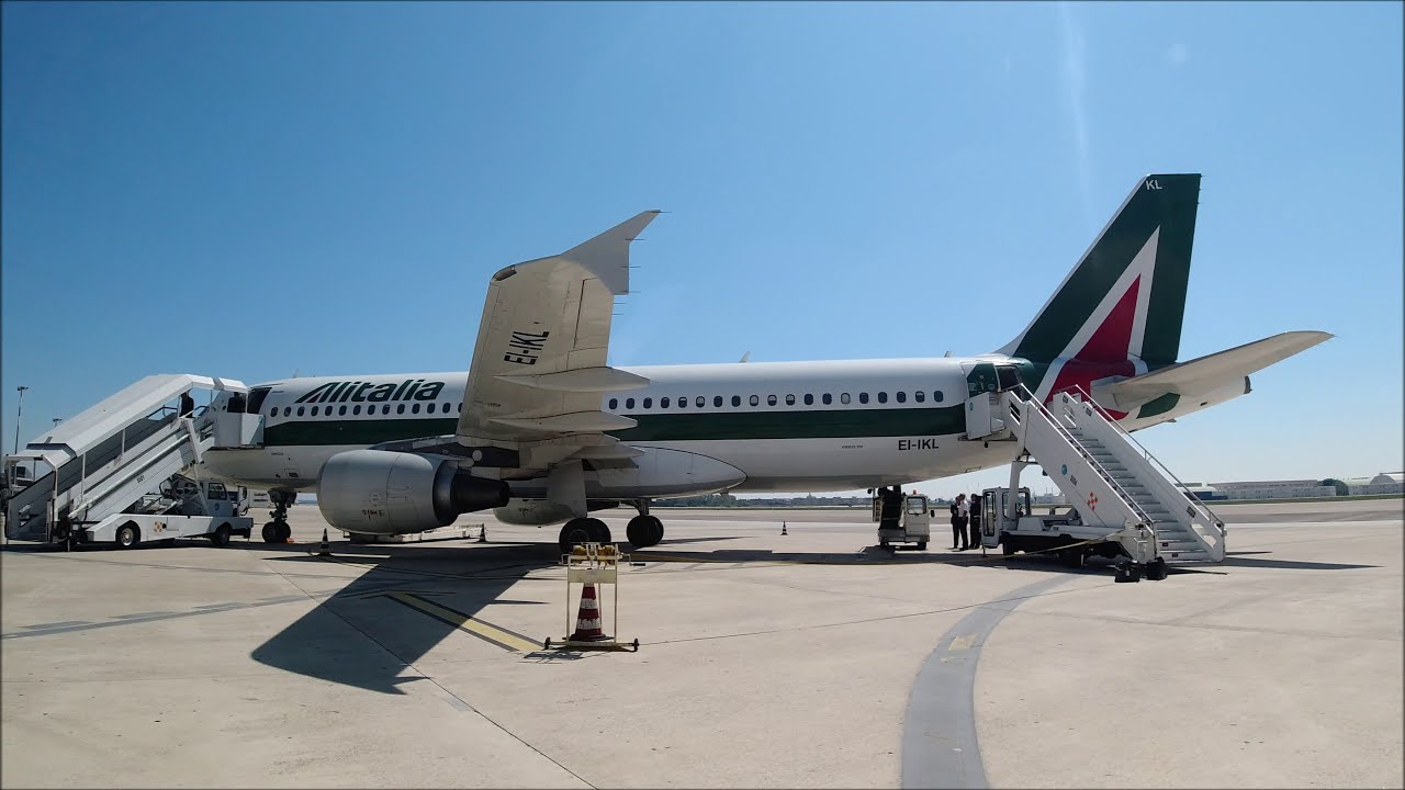 Alitalia (Economy) | A320 | Rome - Brindisi