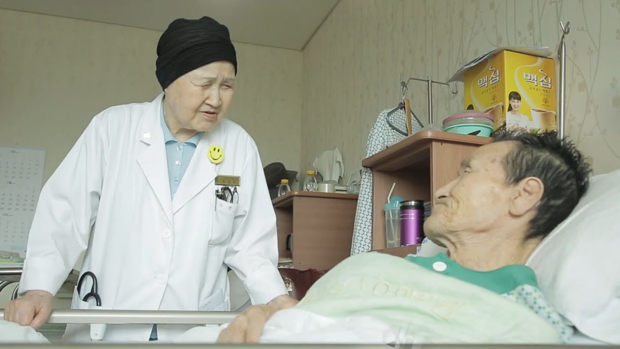 노인환자 돌보는 91살 의사&hellip;