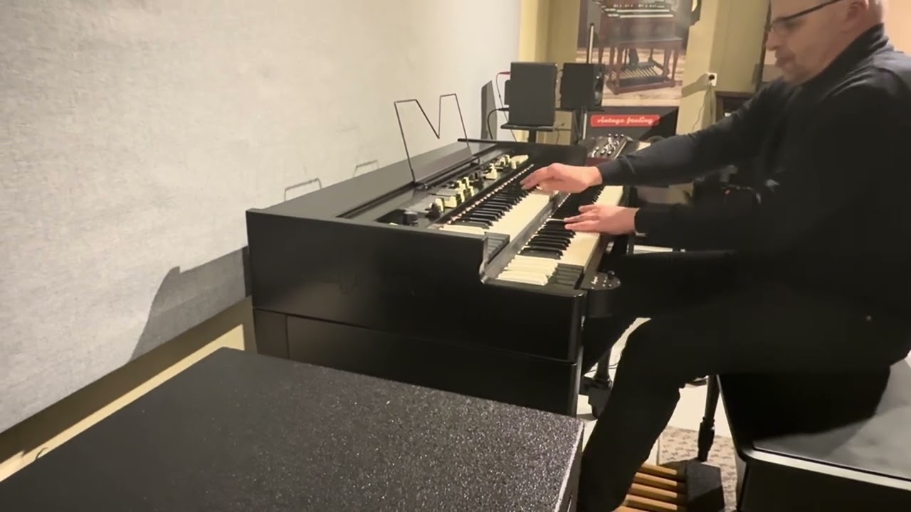 Viscount Legend organ Fritz Hunstad - Don’t Let The Song Go Out Of My Heart