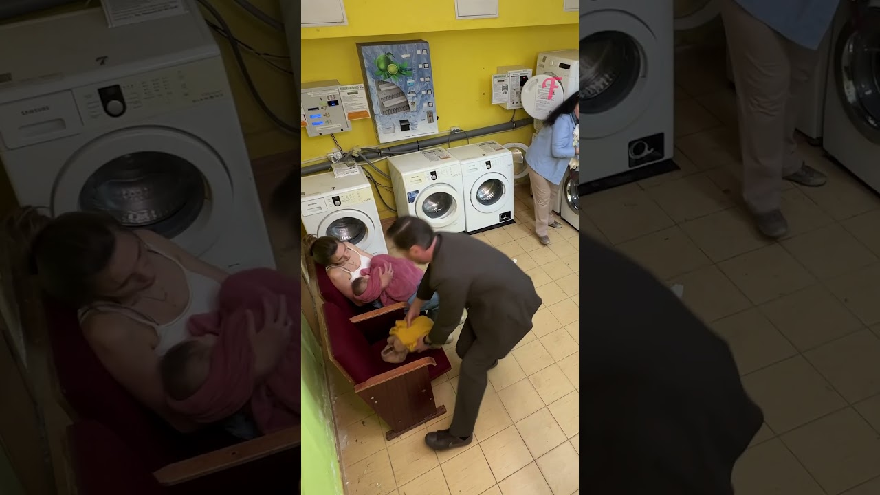 Heartwarming Act: Helping a Tired Mom #shorts