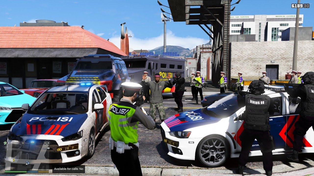 Полиция преследует патруль с опасными террористами! Мод GTA 5 &laquo;Индонезийская полиция&raquo;