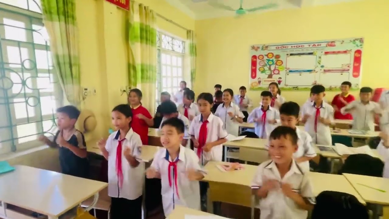 Cùng khởi động nào các bạn!