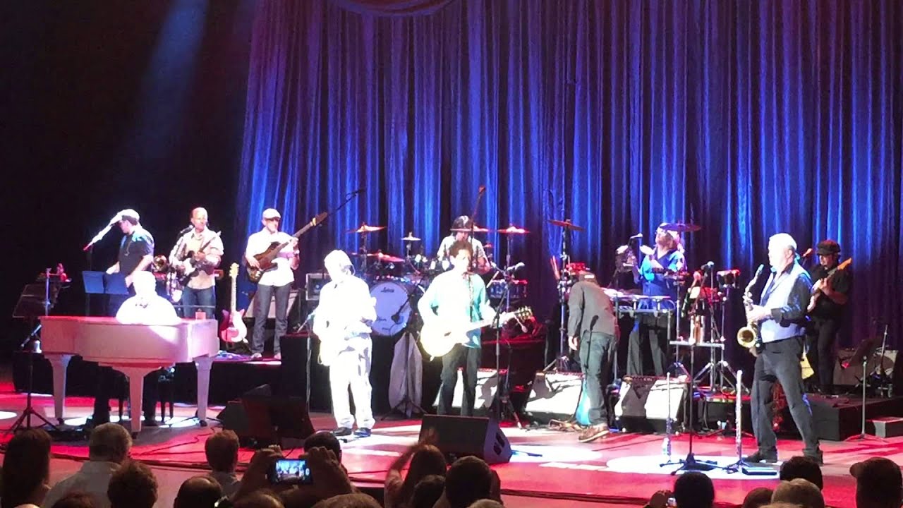 Bruce Springsteen plays with Brian Wilson 7/1/15 at PNC Bank Arts Center