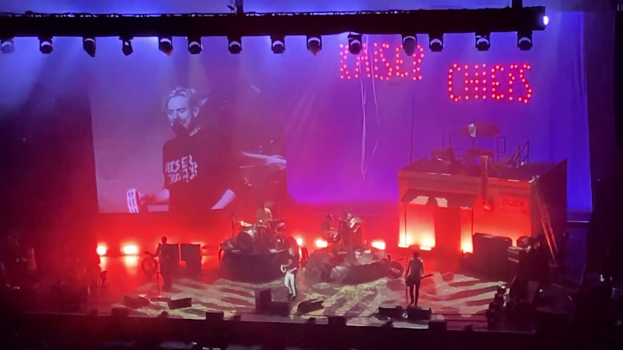 Kaiser Chiefs - Oh My God (Live)