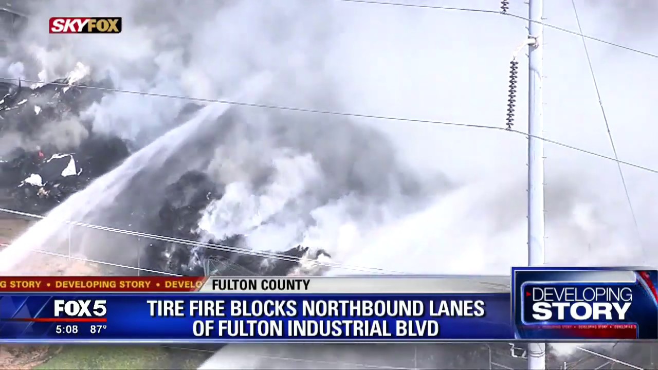 Tire fire blocks northbound lanes of Fulton Industrial Blvd