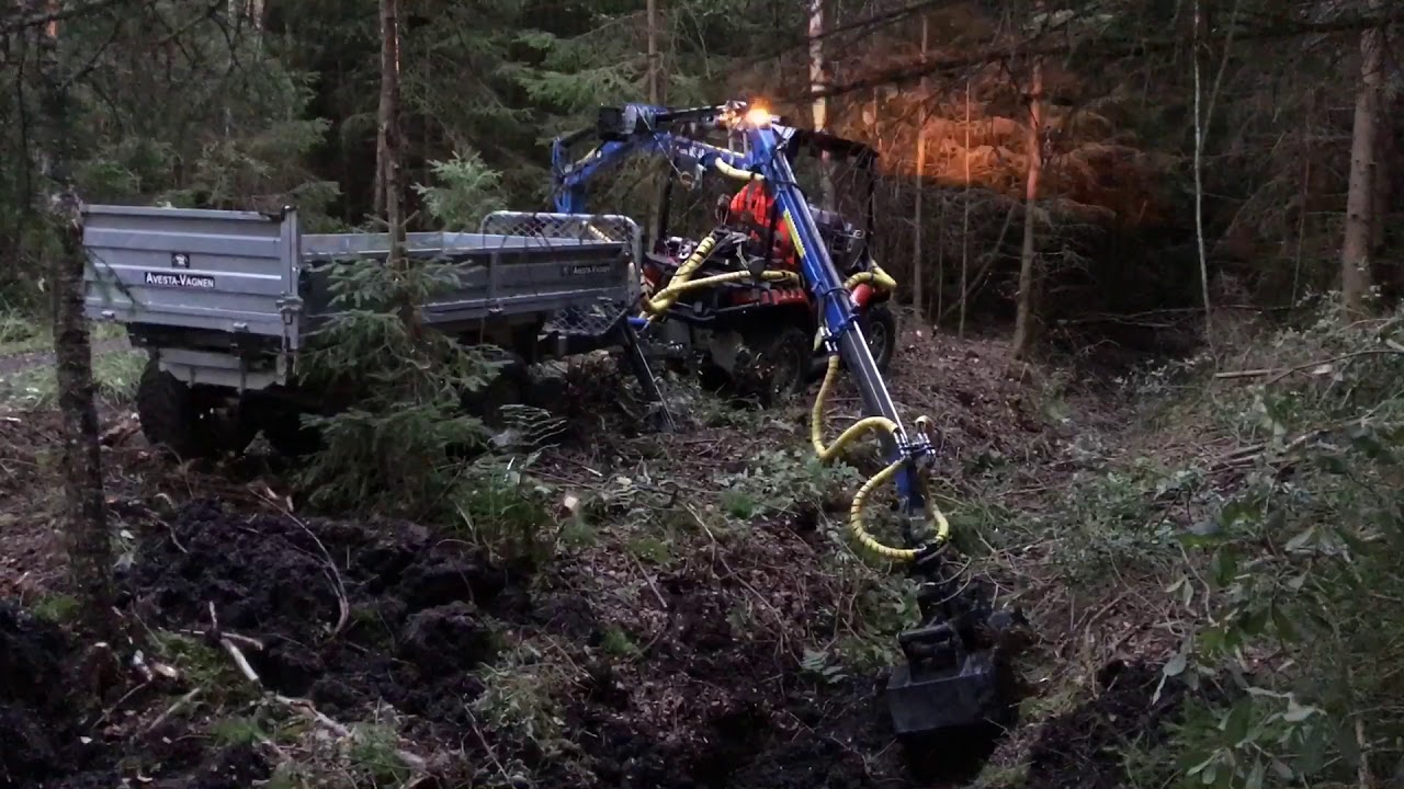 Dikesrensning AvestaVagnen ms48 med Gripskopa