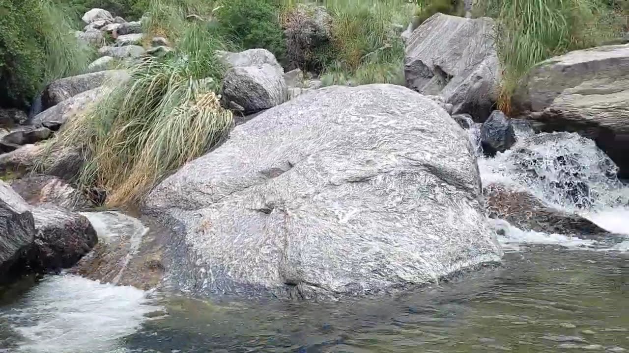 Trekking 20,Balancing on the river stones to find a pool of water, excellent route