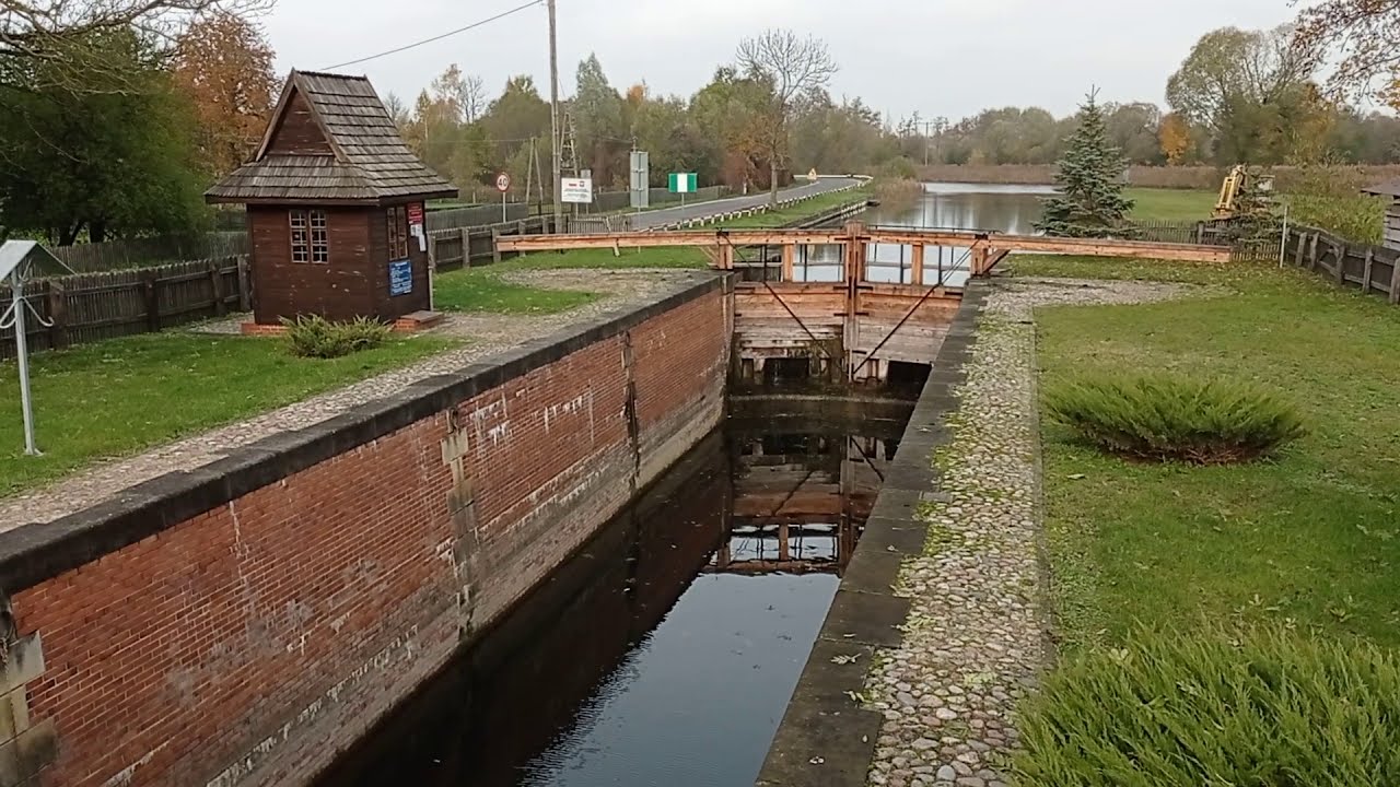 Kanał Augustowski - początek przy Biebrzy.