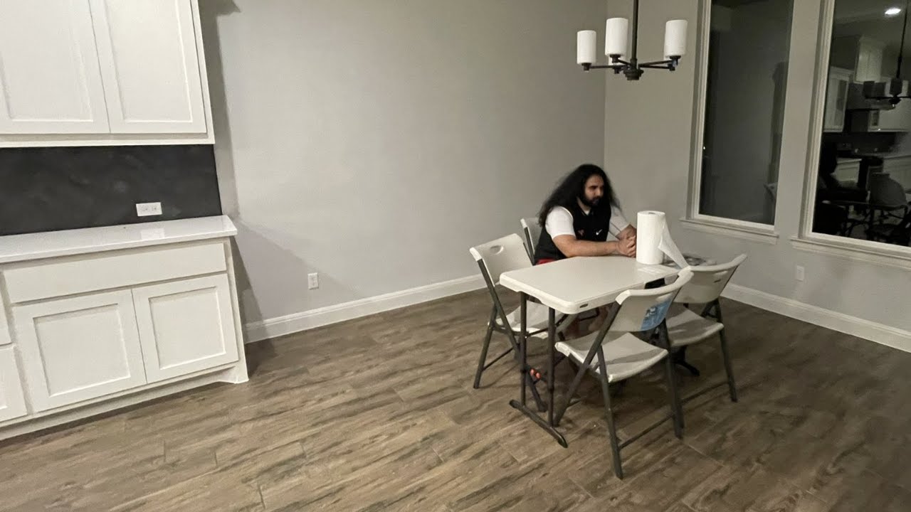 Streamer Fills New House With Luxury Furniture