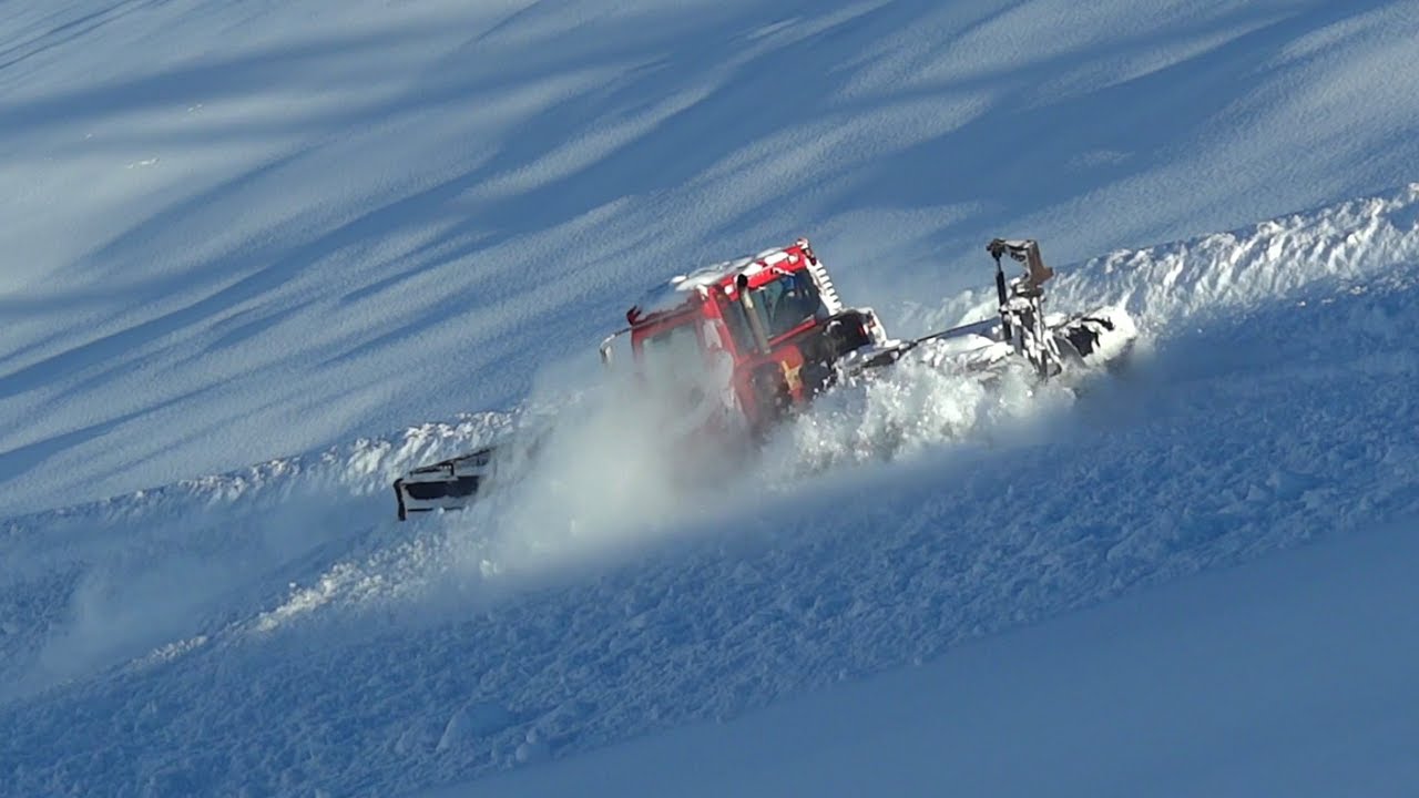 Pistenbully 200 Floating and Sliding in Fresh Powder
