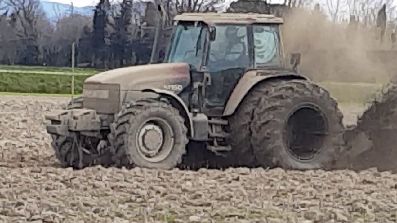 Pulizia fossi con New Holland m  160 Fossalon
