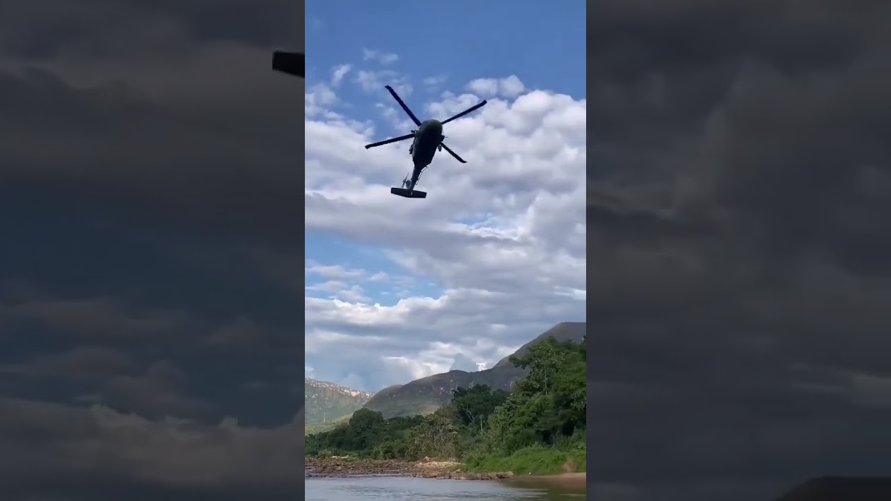 Ejército Colombiano patrullando sus Fronteras con Perú 