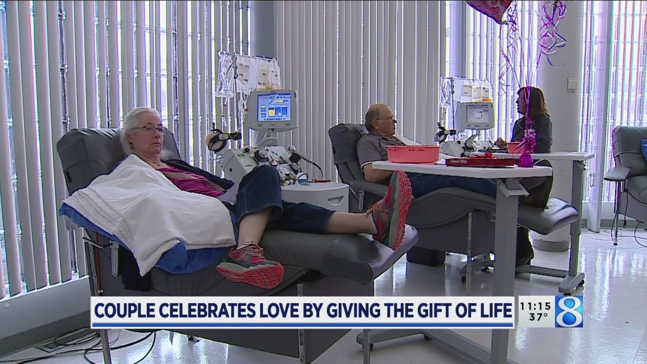 Couple celebrates love by giving gift of life